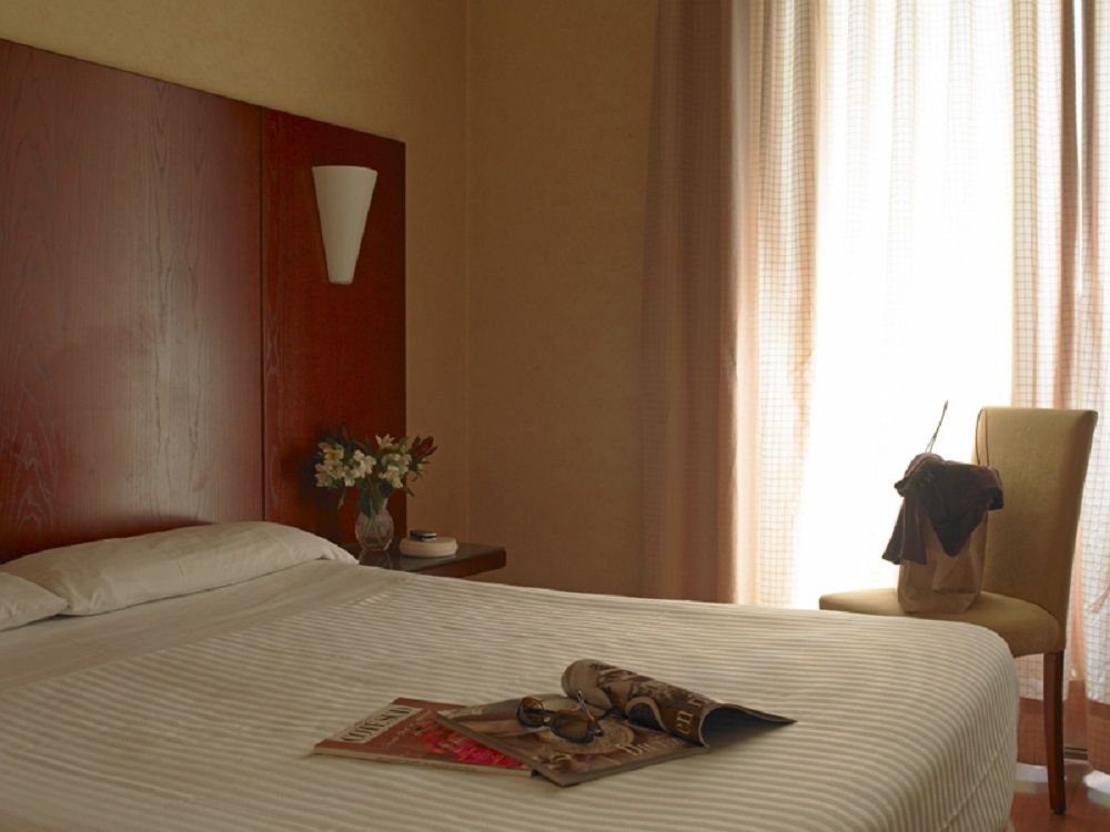 Hotel Arosa Мадрид Стая снимка
