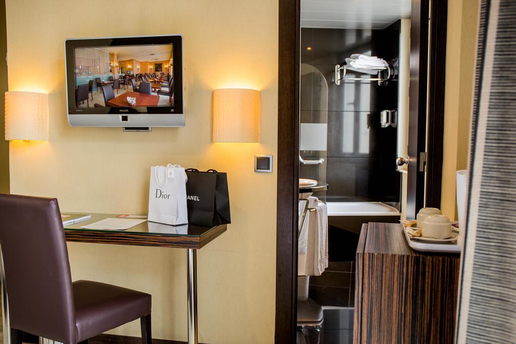 Hotel Arosa Мадрид Екстериор снимка