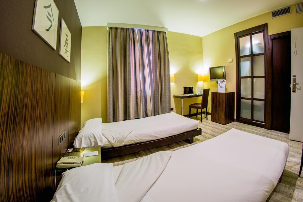 Hotel Arosa Мадрид Екстериор снимка