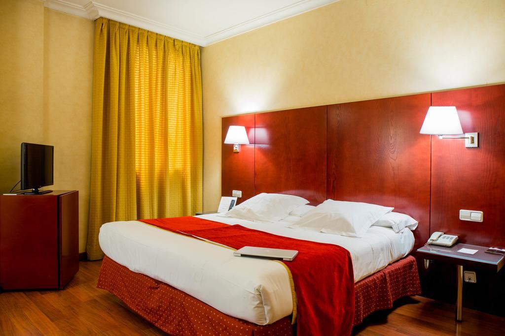 Hotel Arosa Мадрид Екстериор снимка