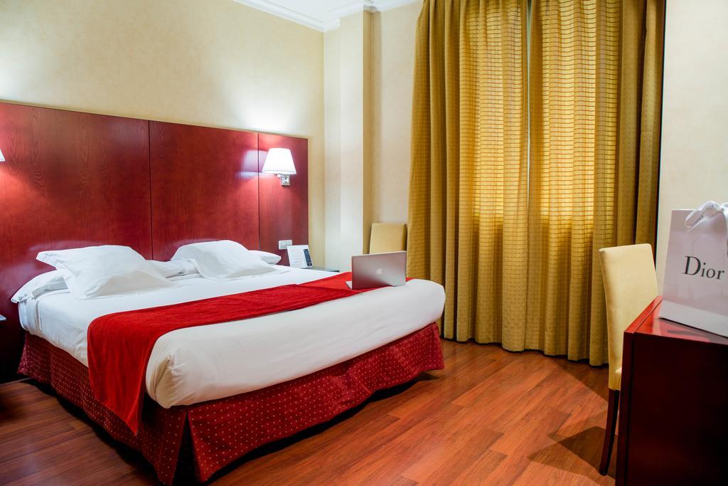 Hotel Arosa Мадрид Екстериор снимка