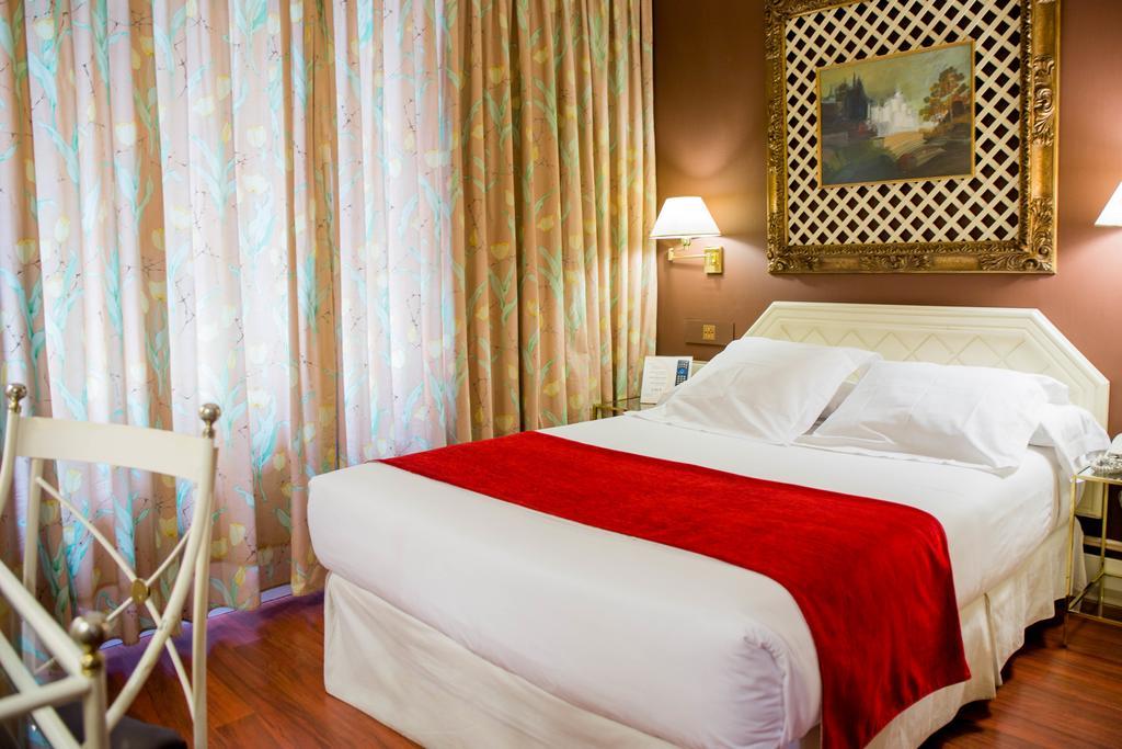 Hotel Arosa Мадрид Екстериор снимка