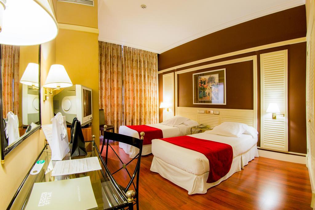 Hotel Arosa Мадрид Екстериор снимка
