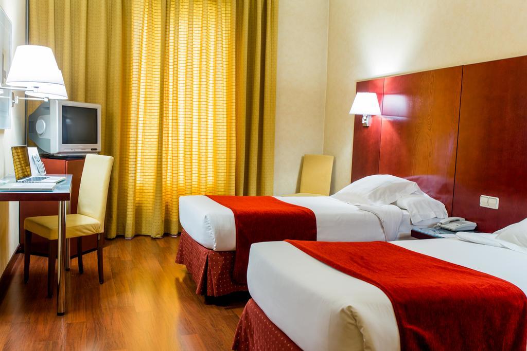 Hotel Arosa Мадрид Екстериор снимка
