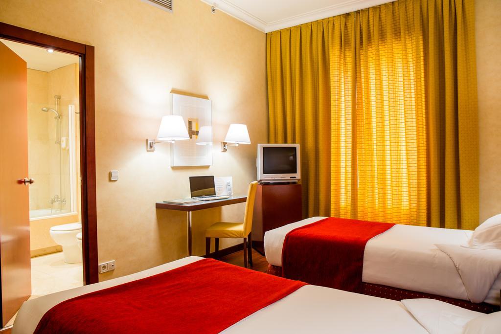 Hotel Arosa Мадрид Екстериор снимка