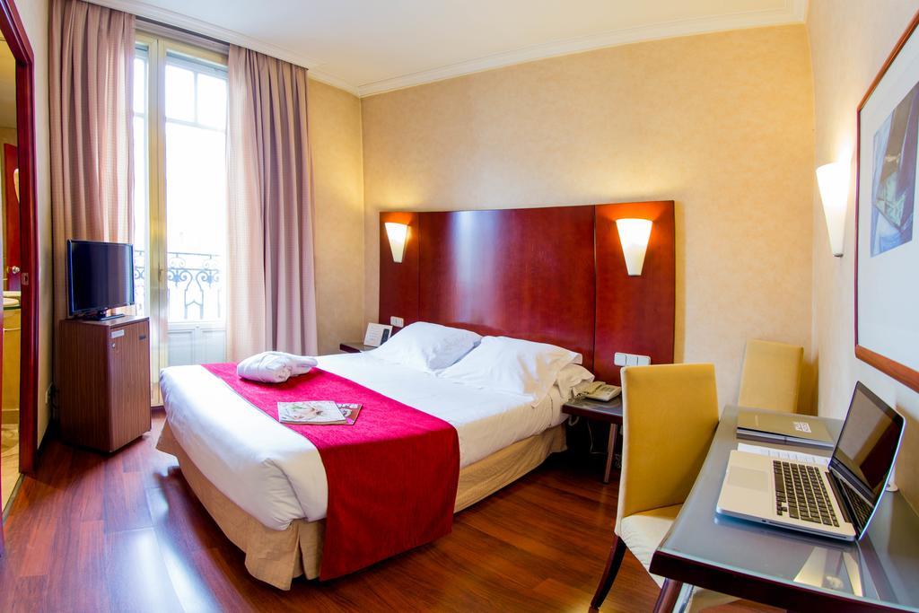 Hotel Arosa Мадрид Стая снимка