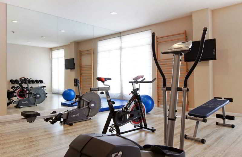 Hotel Arosa Мадрид Екстериор снимка